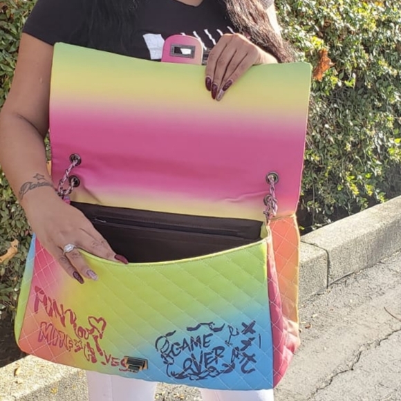 SALE!❤⚡Neon Color Graffiti XL travel size Handbag - Picture 8 of 8